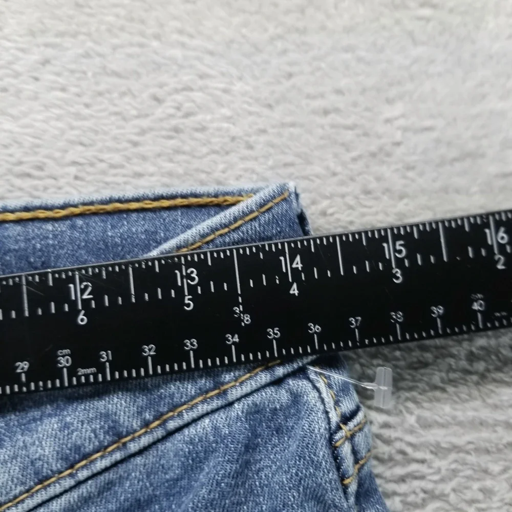 Levis before purchasing